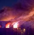 A fumaça do incêndio sobe acima da sala de concertos Crocus City Hall em chamas após um tiroteio, nos arredores de Moscou  Foto: REUTERS/Maxim Shemetov