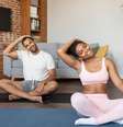Alongar o pescoço pode ajudar a reduzir as dores no dia a dia  Foto: Prostock-studio | Shutterstock / Portal EdiCase