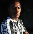 Robinho foi preso no início da noite de ontem no prédio de apartamentos onde mora no bairro de Aparecida, cidade de Santos  Foto: Divulgação/Santos FC