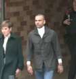  Foto: Reprodução - Legenda: Saída de Daniel Alves da prisão causou protestos na porta do presídio Brians 2 / Jogada10