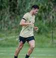O meia segue na expectativa de estreia no Barradão, diante do torcedor rubro-negro  Foto: Victor Ferreira/ECVitória / Esporte News Mundo
