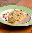 O cambuci também pode ser utilizado para fazer molho e acompanhar pratos salgados. Ácido que é, vai muito bem com peixes. Na receita do chef Paulo Neves, da Ghee Banqueteria, o cambuci é fervido junto com caldo do peixe e açúcar mascavo e batidono liquidificador até ficar bem fino.  Foto: Codo Meletti/Estadão / Estadão