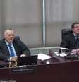 Silvânio de Alvarenga (à esquerda) e Jeová Sardinha (à direita) durante julgamento  Foto: Reprodução/YouTube