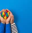 1202107643-dia-do-autismo.jpg  Foto: Shutterstock / Saúde em Dia