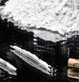 A maioria das pessoas "cheira" a cocaína em pó. Como alternativa, alguns também fumam em um cachimbo, como crack, uma droga feita também da cocaína  Foto: DW / Deutsche Welle