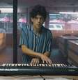 Música é inspirado na vida de Rudy Mancuso. (Divulgação/Prime Video)  Foto: Canaltech