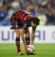 Pedro cobrando penalti.   Foto: Marcelo Cortes/Flamengo. / Esporte News Mundo