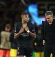 Mbappé e Luis Enrique após jogo do PSG   Foto: FRANCK FIFE | AFP via Getty Images / Esporte News Mundo