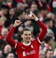  Foto: Paul Ellis/AFP via Getty Images - Legenda: Jogadores de Liverpool e Sheffield em disputa de bola na Premier League - / Jogada10