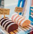 A Fudge Kitchen, com unidades na Inglaterra e na Escócia, ensina como fazer a sobremesa chocolatuda  Foto: Jon Attenborough/Visit Britain/Divulgação / Viagem e Turismo