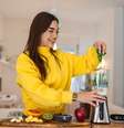 A alimentação saudável favorece a saúde e outros aspectos da vida  Foto: Photoroyalty | Shutterstock / Portal EdiCase