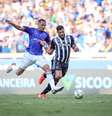 Disputa entre Neris e Hulk   Foto: Pedro Souza / Atlético / Esporte News Mundo