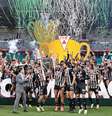 Jogadores do Atlético comemoram título no Mineirão vazio  Foto: Agência i7/Divulgação