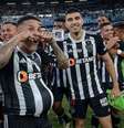  Foto: Pedro Souza / Atlético - Legenda: Arana provocou o Cruzeiro. Em gestos com as mãos fazia movimento de choro após faturar o Mineiro / Jogada10