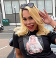 Suellen Carey foi batizada em fevereiro e destacou que não precisa mudar para satisfazer as expectativas alheias  Foto: Reprodução: Instagram/suellencarey.uk