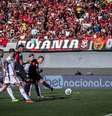  Foto: Marcelo Cortes / CRF - Legenda: De La Cruz marca de falta o primeiro gol do Flamengo / Jogada10