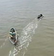 Barco à deriva com corpos em decomposição é rebocado até a costa do Pará  Foto: Divulgação/Polícia Federal