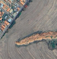 Cratera cresce em direção à cidade do interior de São Paulo  Foto: Google Street View