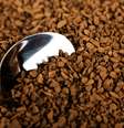 Café solúvel é alternativa mais rápida aos coados  Foto: Valeriya/iStock