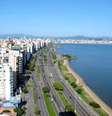 Com cerca de 500 mil habitantes, Florianópolis tem praias lindas, muito apreciadas por moradores e visitantes.  Foto: Flickr/ Rodrigo Soldon / Flipar