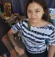 As parentes Ivone Pankararu, artesã, e Katelyn França, estudante da Fonoaudiologia, mostram pintura de urucum feita especialmente para o Dia dos Povos Indígenas  Foto: Marcos Zibordi