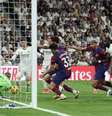  Foto: JAVIER SORIANO/AFP via Getty Images - Legenda: Ter Stegen, do Barcelona, ficou pistola com falta de tecnologia / Jogada10