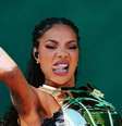 "Hoje tiraram do contexto uma das imagens do vídeo do telão do show em 'Rainha da Favela'", disse Ludmilla  Foto: Reprodução: X/Coachella / Pipoca Moderna