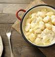 Nhoque de batata-doce com molho branco e queijo gorgonzola  Foto: denio109 | Shutterstock / Portal EdiCase
