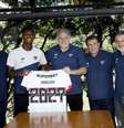 Defensor tinha vínculo até dezembro com o São Paulo, mas renovou por mais três temporadas  Foto: Rubens Chiri / saopaulofc - Legenda: Arboleda está no São Paulo desde 2017 / Jogada10