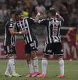 Scarpa e Hulk pelo Atlético-MG   Foto: DOUGLAS MAGNO/AFP via Getty Images / Esporte News Mundo