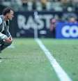 Milito atento durante Atlético x Peñarol.   Foto: Pedro Souza / Atlético / Esporte News Mundo