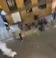 Homem morre após cair de prédio no Centro de SP; imagem mostra PM usando bombas de gás em ocorrência  Foto: Reprodução/Portal Santa Cecilia & Barra Funda