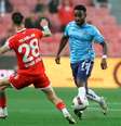  Foto: Adana Demirspor/Divulgação - Legenda: Steven Mendoza em ação com a camisa do Adana Demirspor / Jogada10