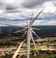 Torres de geração de energia eólica emitem ruídos constantes e causam série de distúrbios ao redor  Foto: VITOR SERRANO/BBC / BBC News Brasil