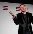 A companhia de Elon Musk começa a enfrentar uma forte concorrência de outras marcas, sobretudo de empresas chinesas  Foto: Getty Images / BBC News Brasil