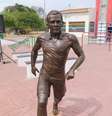 Estátua de Daniel Alves, em Juazeiro, foi inaugurada em 2020.  Foto: Divulgação/Prefeitura de Juazeiro / Estadão