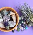 Cristais, cores e aromas podem ser usados como amuletos para atrair boa sorte e proteção aos nativos do zodíaco  Foto: Oksana Lyskova | Shutterstock / Portal EdiCase