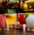 O sabor doce pode deixar a bebida alcoólica mais palatável, o que facilita exageros  Foto: iStock / Jairo Bouer