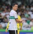 Leandro Damião lamenta os erros de passe do Coritiba.  Foto: Geraldo Bubniak/AGB / Banda B