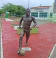  Foto: Reprodução redes sociais - Legenda: Estátua de Daniel Alves já foi vandalizada algumas vezes / Jogada10