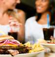 Pode beber durante as refeições? Nutricionista explica polêmica  Foto: Shutterstock / Saúde em Dia