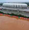 Estádio e centro de treinamento do Inter foram alagados em Porto Alegre  Foto: Getty Images