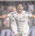  Foto: Divulgação/Santos - Legenda: Santos goleou o Guarani por 4 a 1 na noite desta segunda-feira (6), pela Série B - / Jogada10