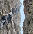 Turistas enfrentam 'congestionamento' e ficam presos em montanha na China  Foto: Reprodução
