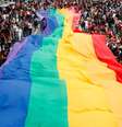 A primeira parada LGBT+ do Brasil ocorreu em São Paulo, no dia 28 de junho de 1997  Foto: Reprodução: Cristina Gallo/Ministério da Cultura/Wikimedia Commons