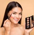 Maquiagem para foto exige alguns cuidados  Foto: Roman Samborskyi | Shutterstock / Portal EdiCase