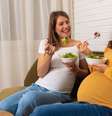 Alimentação saudável é fundamental durante a gestação  Foto: DexonDee | Shutterstock / Portal EdiCase