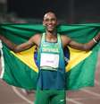 Alison dos Santos na ocasião em que bate recorde e vence na Diamond League  Foto: Jonne Roriz/COB