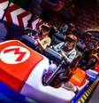 A principal atração da área temática traz o jogo Mario Kart para a vida real, simulando as corridas com os visitantes no lugar dos personagens  Foto: //Divulgação / Viagem e Turismo