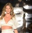 Gisele Bündchen foi sabotada em desfile da Versace.  Foto: Getty Images / Purepeople